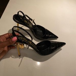 Worn one time comes with box, dust, bag, and heel  taps